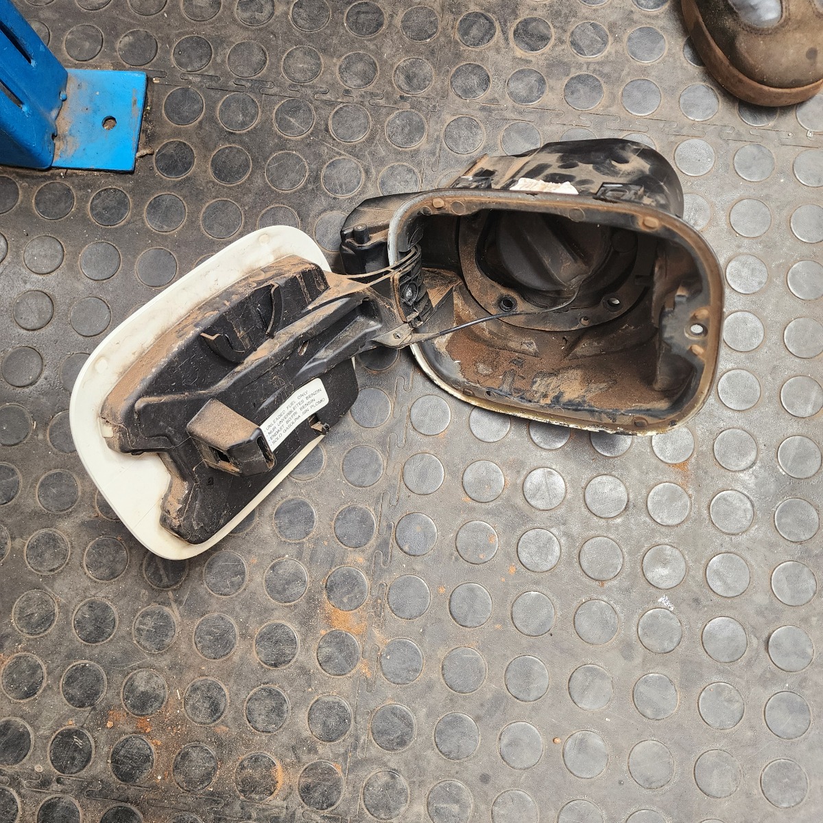 URBAN CRUISER MK1 FUEL FLAP