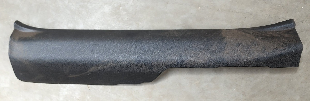 KIGER DOOR MOULDING