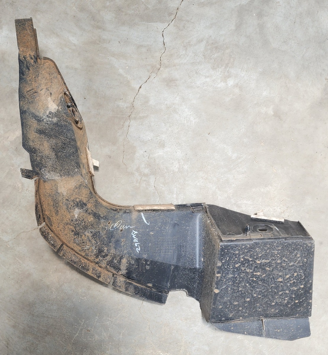 KIGER RIGHT REAR SPLASH GUARD