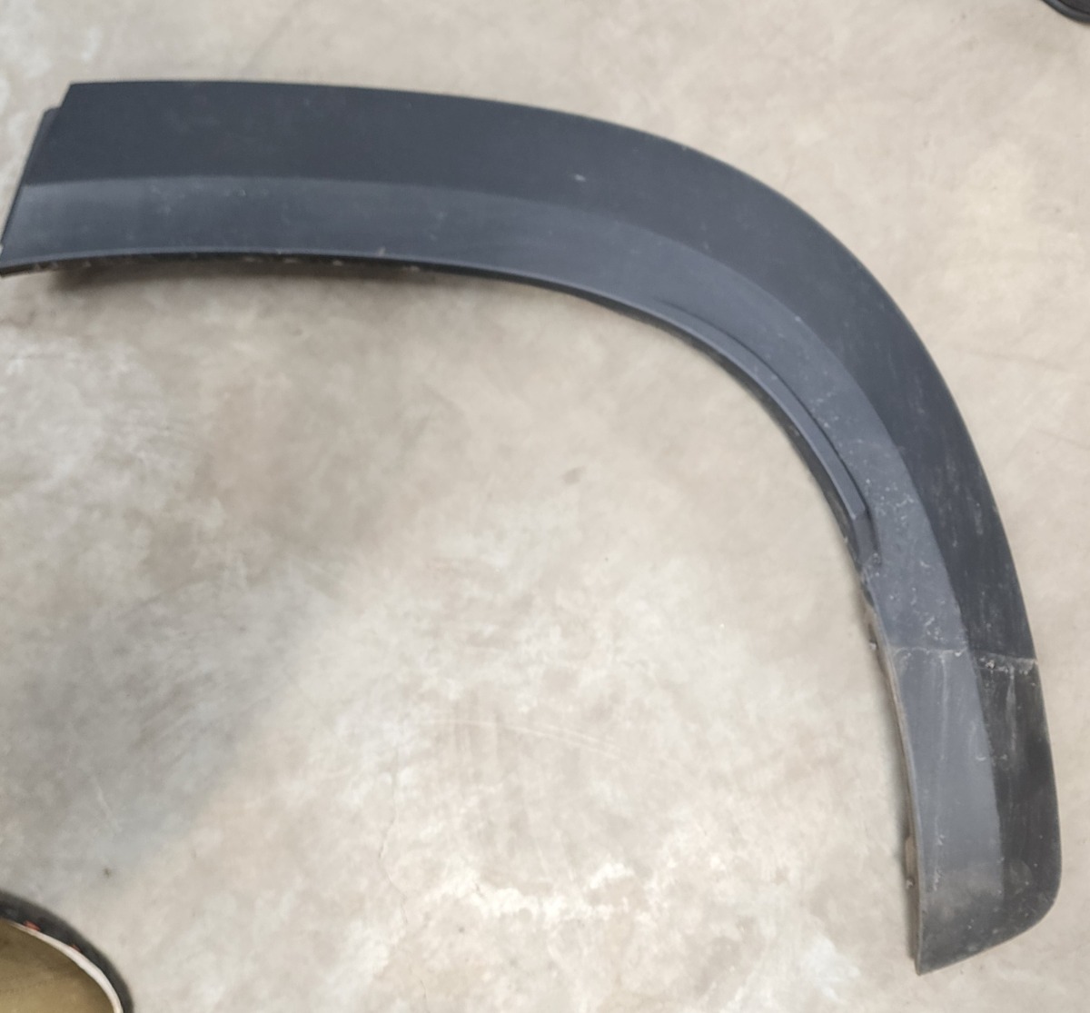 KIGER LEFT REAR WHEEL ARCH