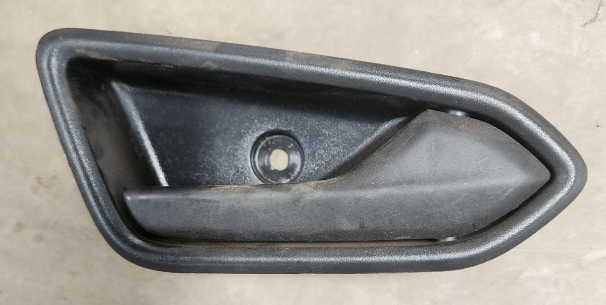 KIGER RIGHT REAR INNER DOOR HANDLE