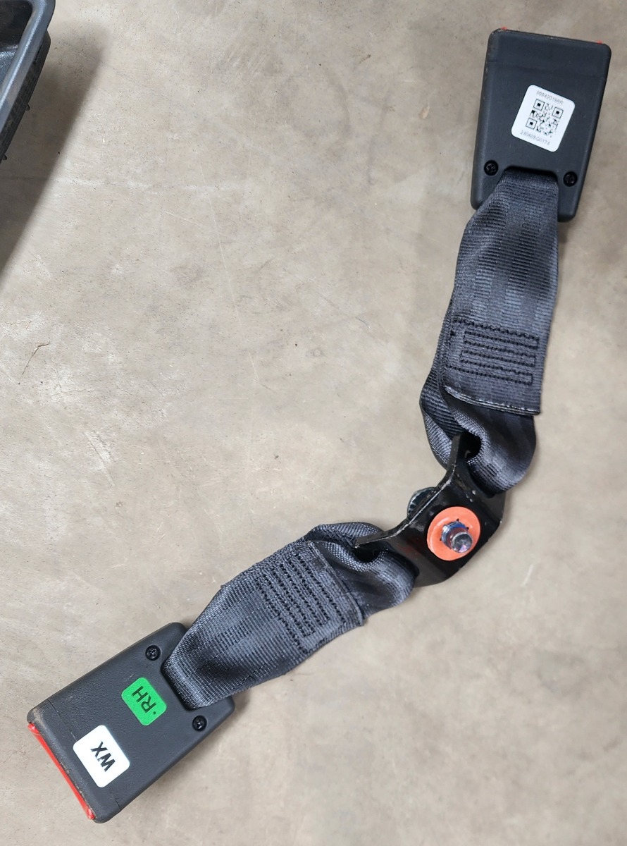 KIGER CENTRE REAR SEAT BELT