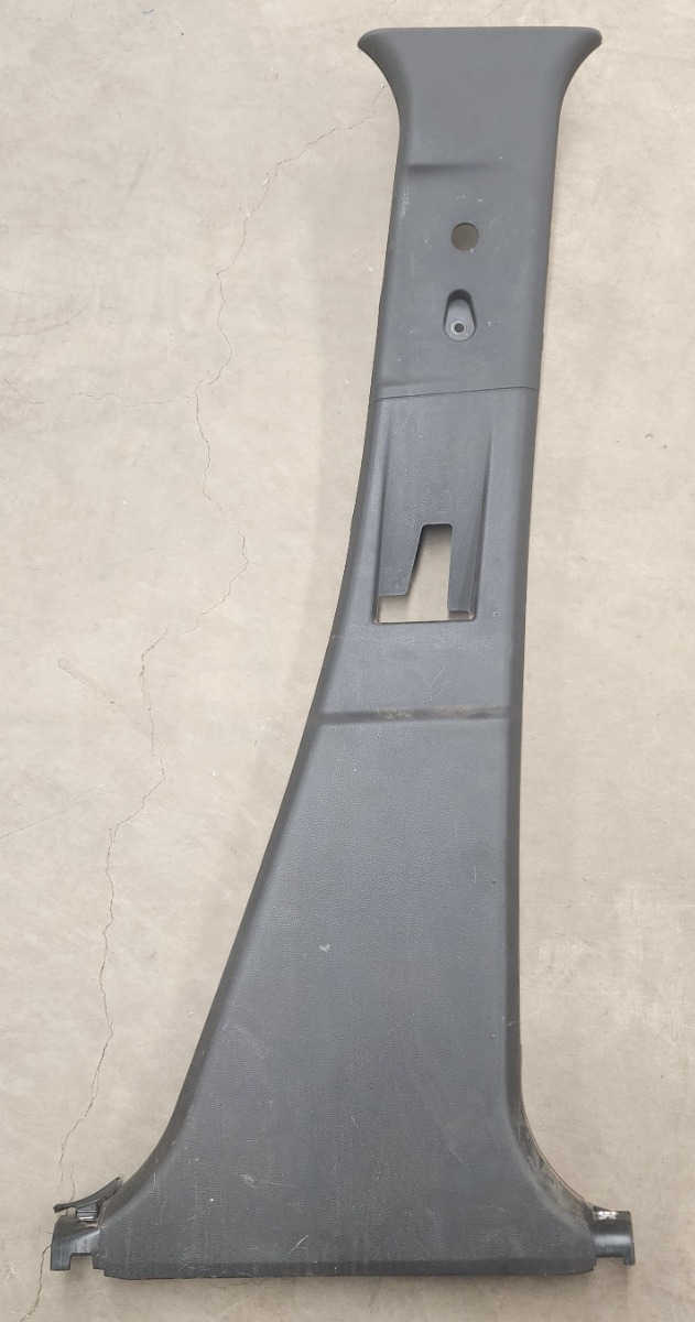 KIGER RIGHT B-PILLAR