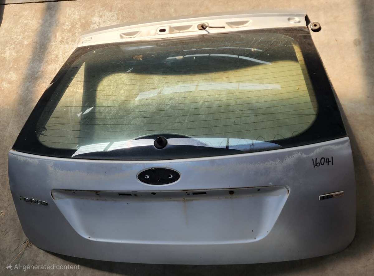FOCUS TAILGATE (SHELL)