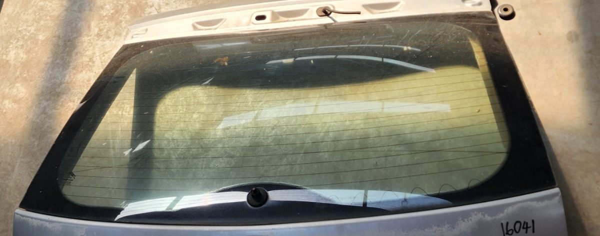 FOCUS TAILGATE GLASS