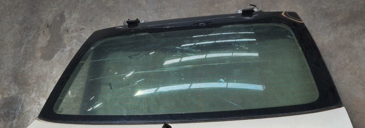 E46 TI TAILGATE GLASS