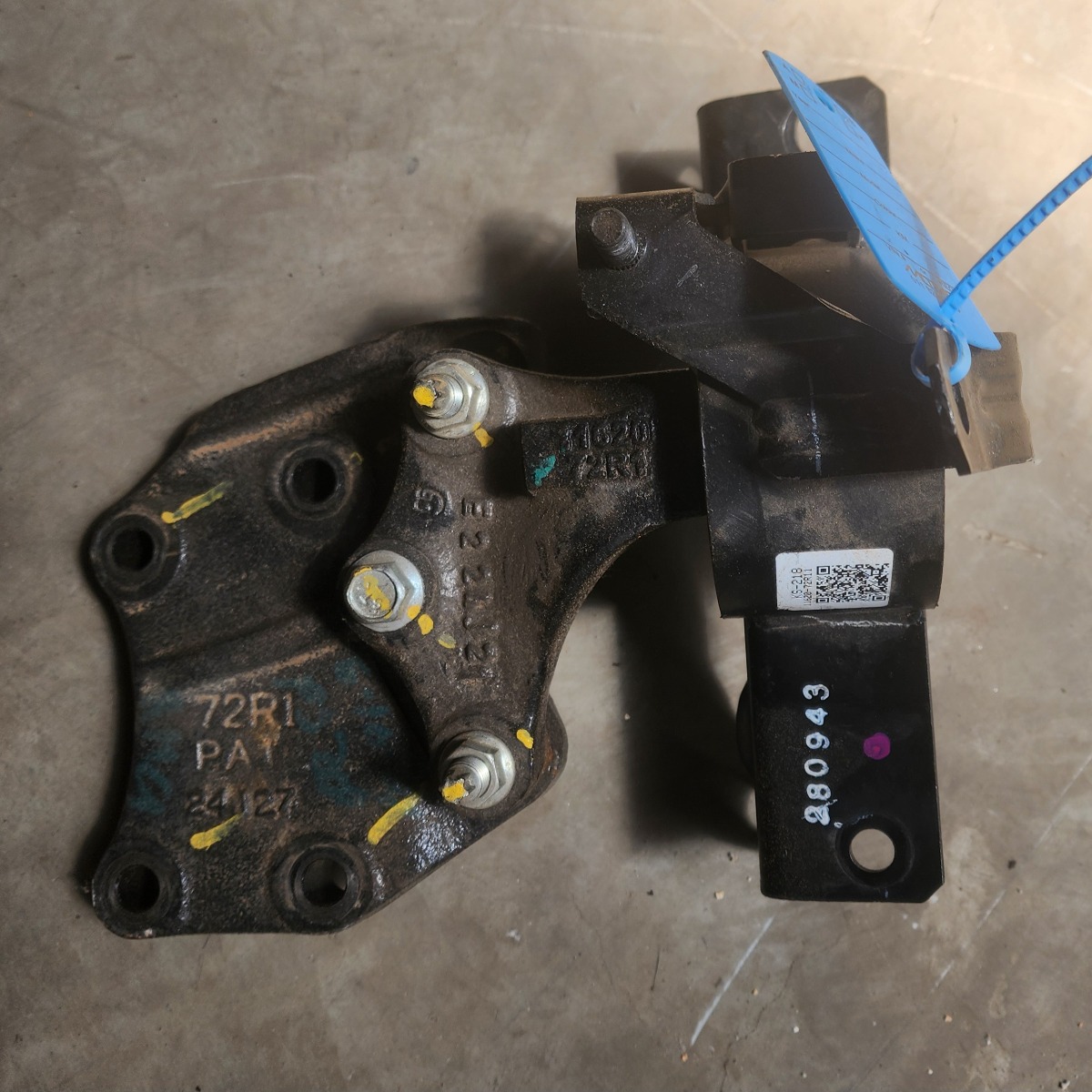 STARLET CROSS GEARBOX MOUNTING