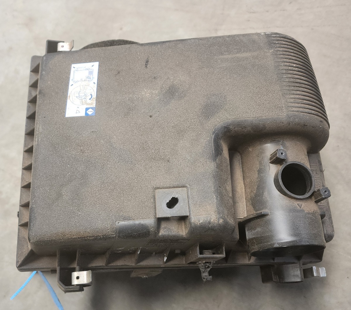 HILUX 2.4GD AIR CLEANER BOX
