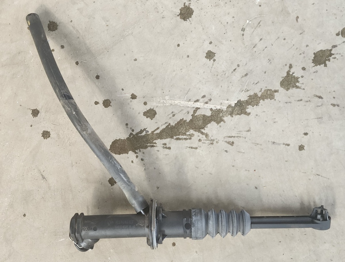 SANDERO II CLUTCH MASTER CYLINDER