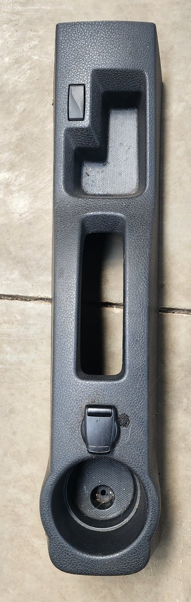 SANDERO II CENTRE CONSOLE HAND BRAKE