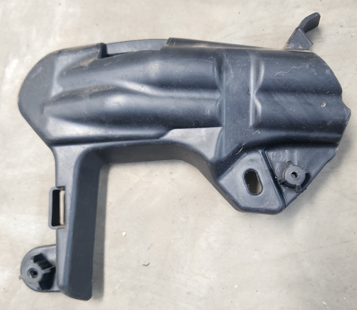 SANDERO II FRONT DOOR INNER TRIM