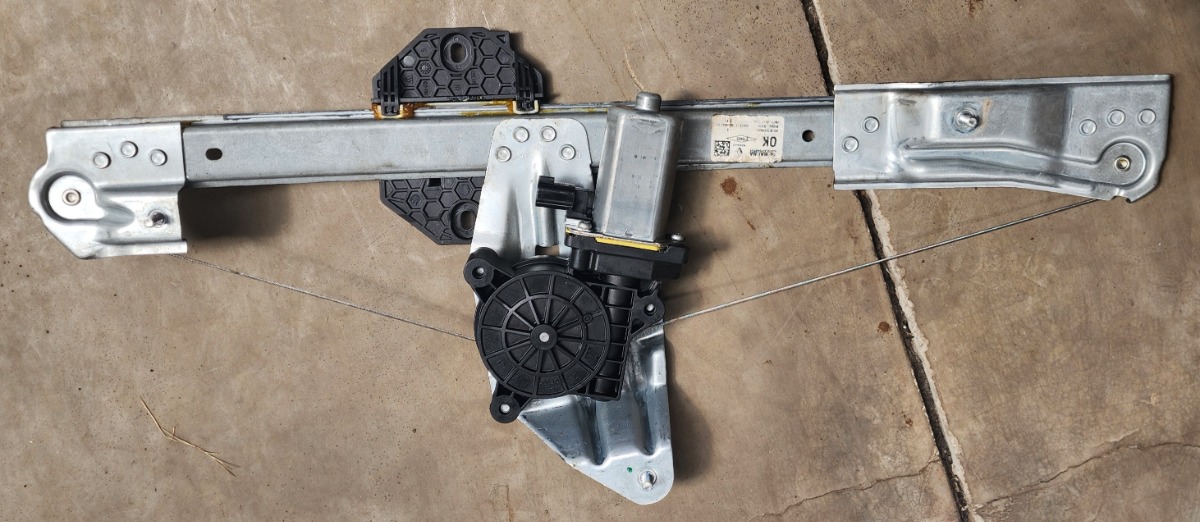 Sandero II Front Right Electric Window Mech