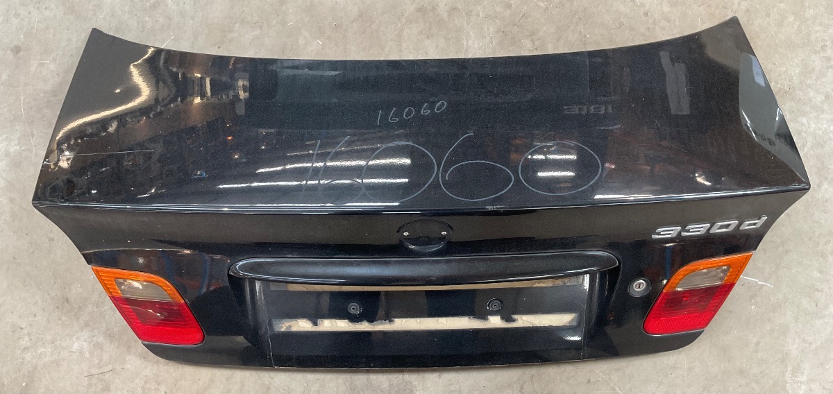 E46 SEDAN BOOTLID