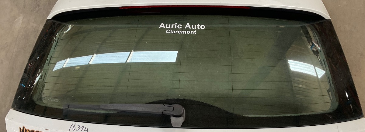 E91 TOURING TAILGATE GLASS