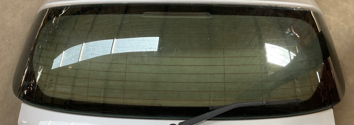 E87 TAILGATE GLASS