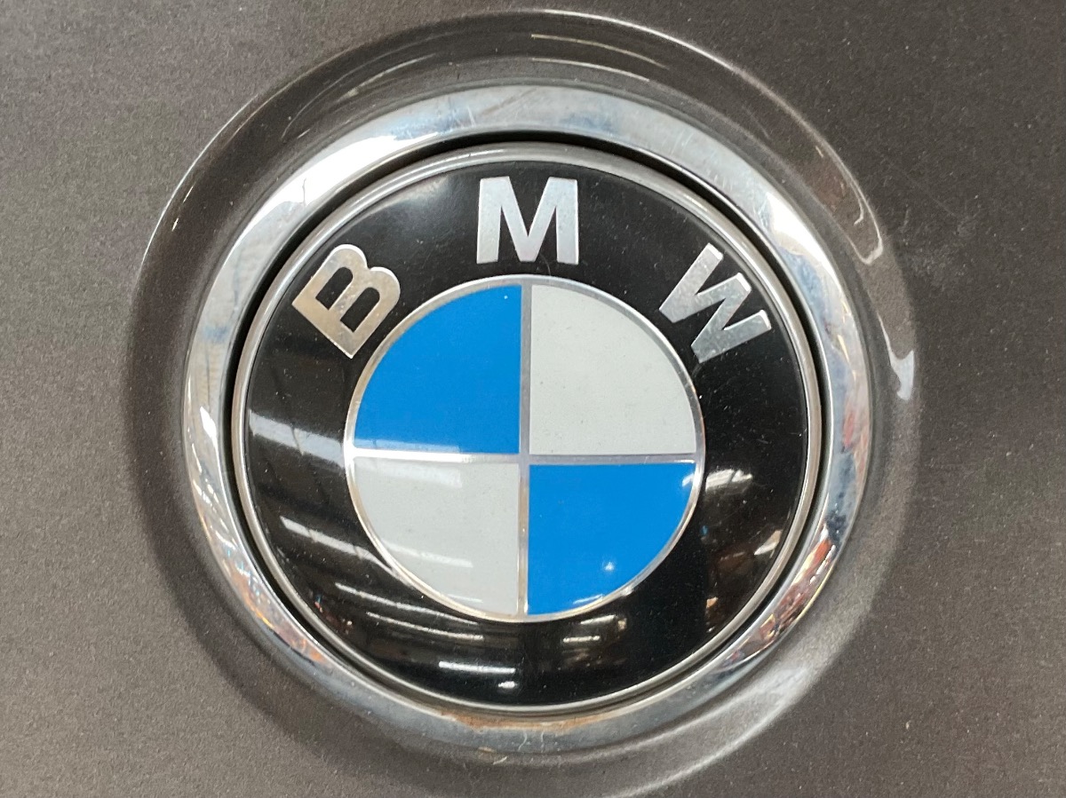 E87 BOOTLID HANDLE
