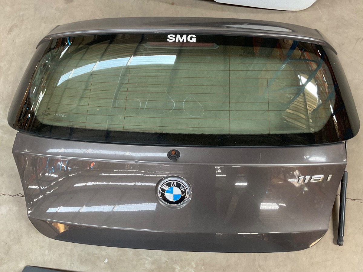 E87 TAILGATE (SHELL)