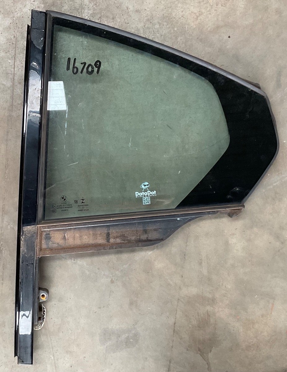 G20 LEFT REAR QUARTER VENT