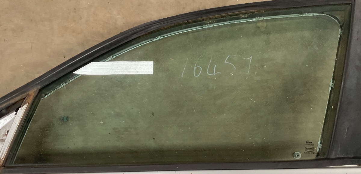 E87 LEFT FRONT DOOR GLASS