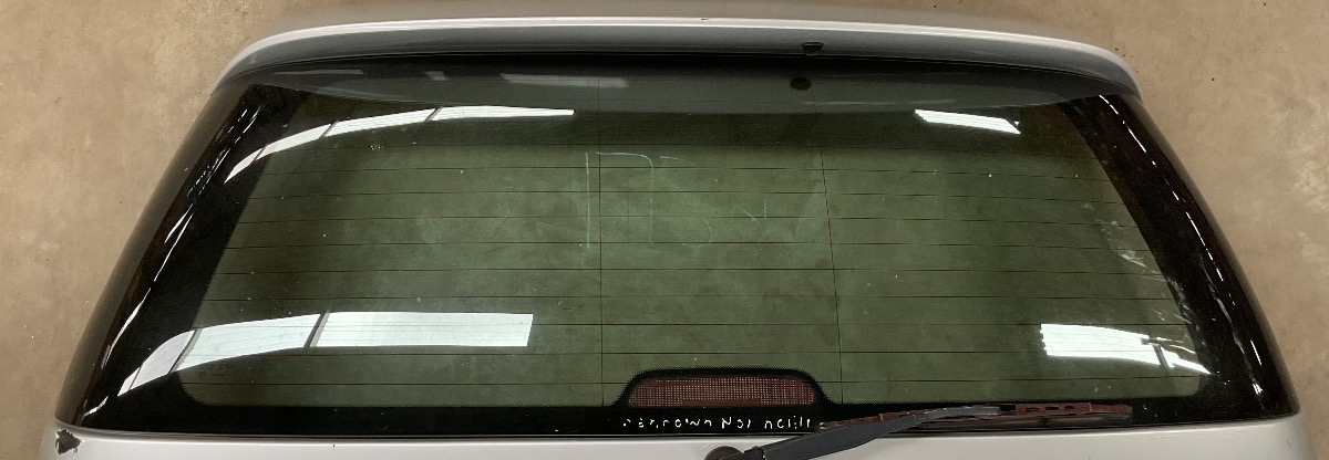 W168 Tailgate Glass - Bonded