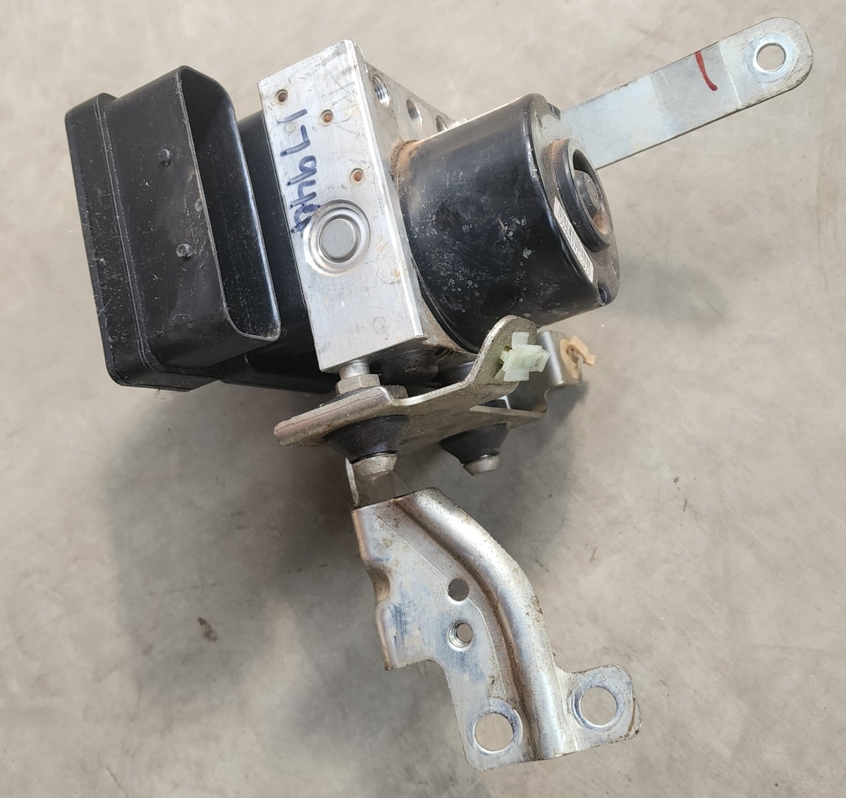 ASX 2.0 ABS PUMP