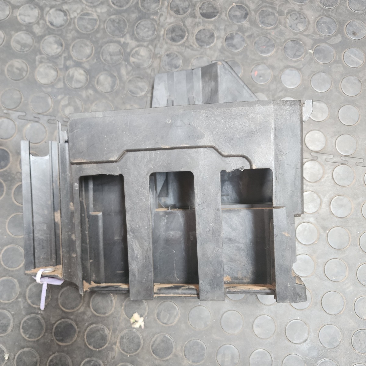 F40 COMPUTER BOX BRACKET