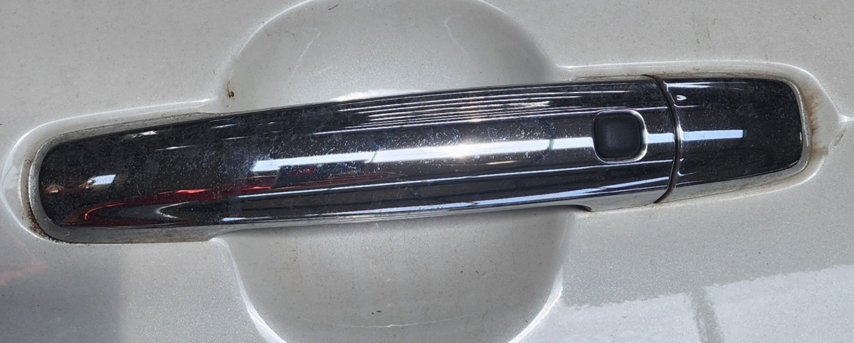 CIAZ LEFT FRONT DOOR HANDLE