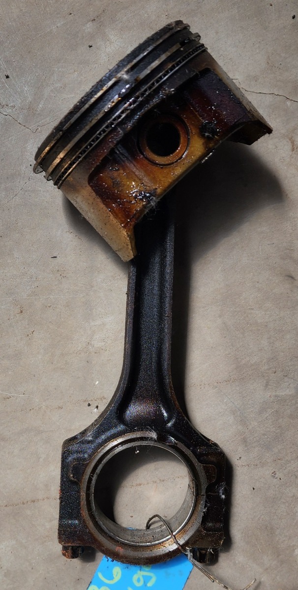 FIGO 1.4I PISTON AND CONROD