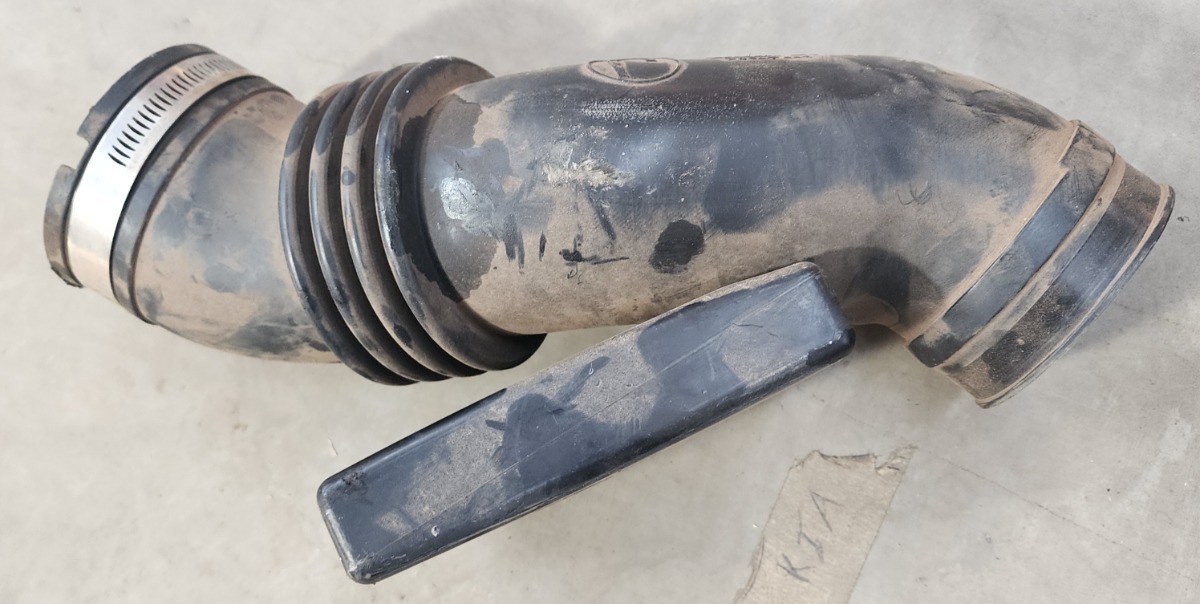 LEGACY 2.0R AIR CLEANER PIPE