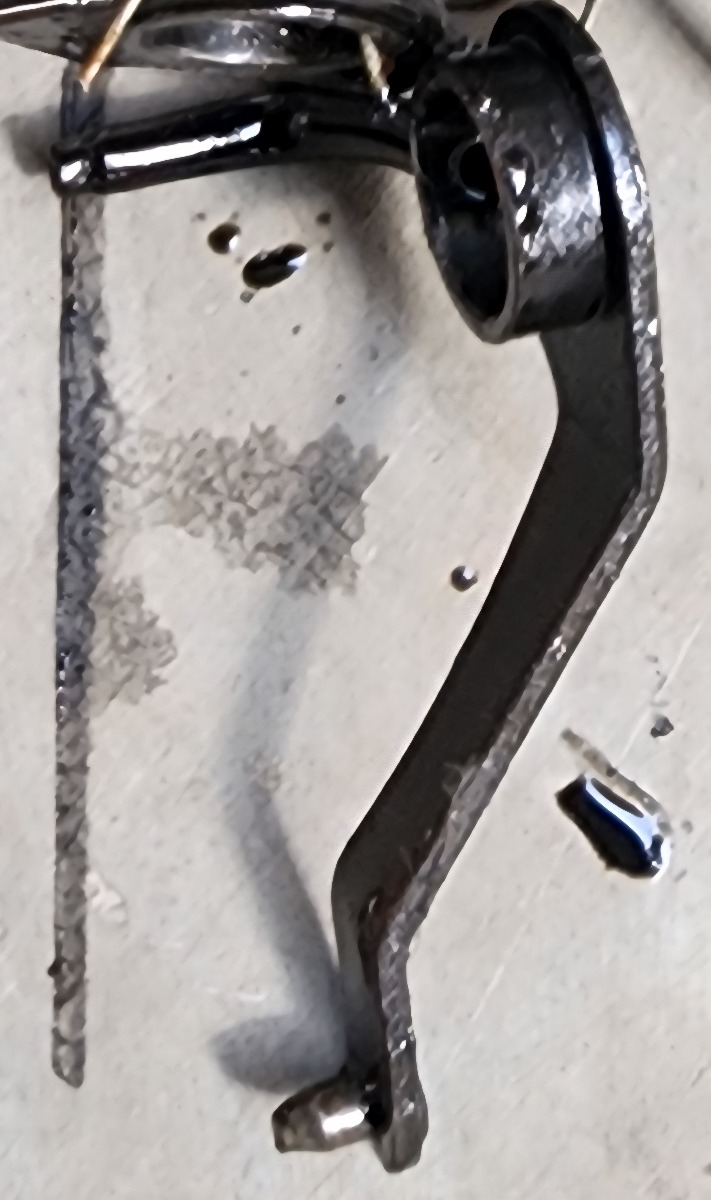 HILUX 2.5D4D OIL NOZZLE SUB ASSY