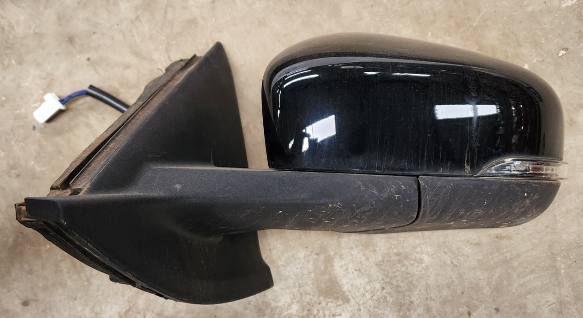 KIGER LEFT DOOR MIRROR ELEC WITH INDICATOR