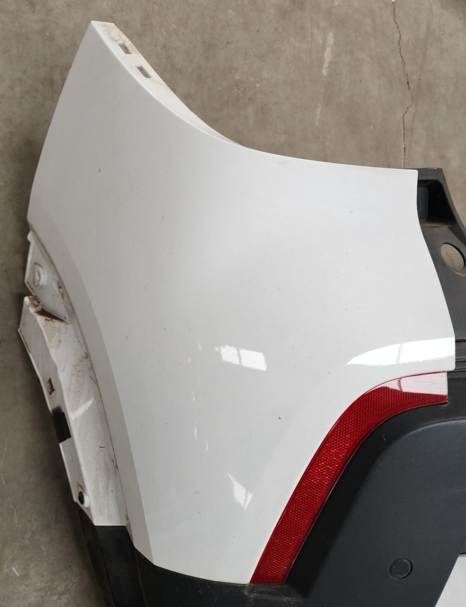 KIGER LEFT REAR BUMPER CORNER