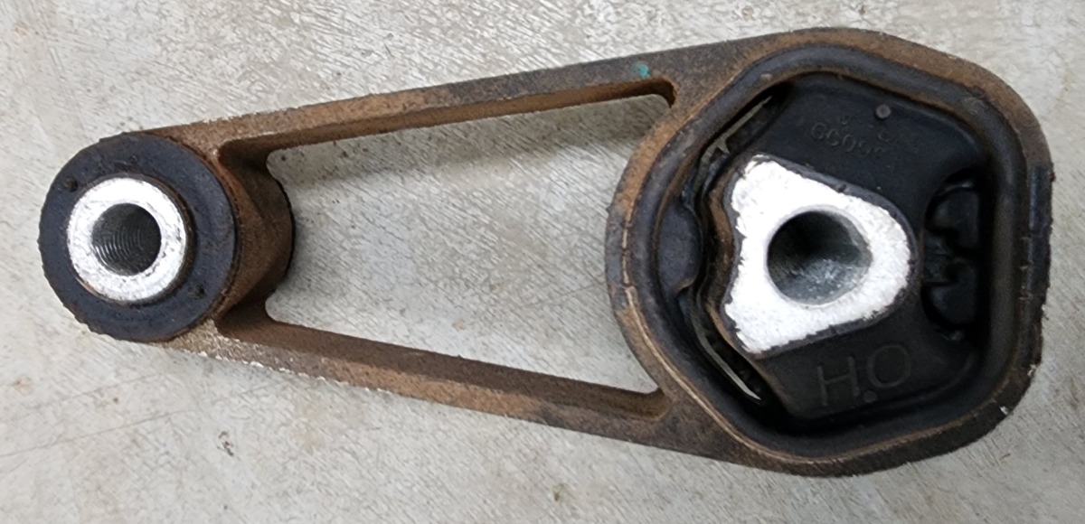 KIGER REAR TORQUE SUPPORT