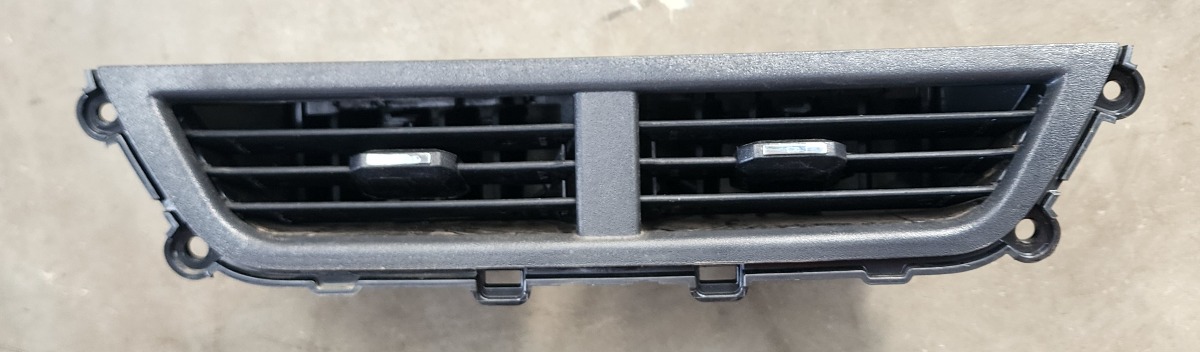 KIGER CENTRE DASH VENT