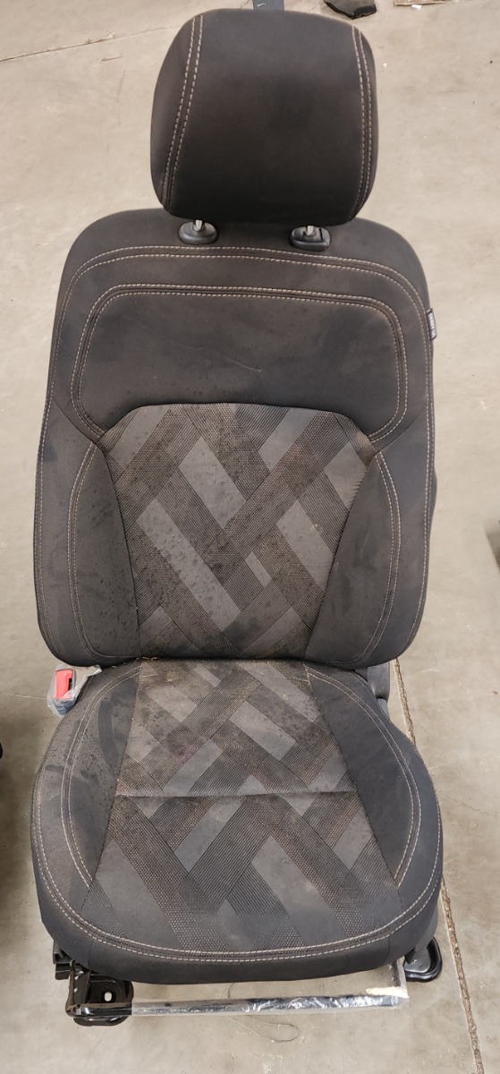 KIGER LEFT FRONT AIRBAG SEAT