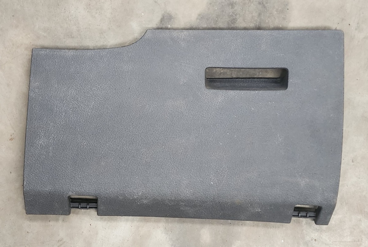 CADDY RIGHT LOWER DASH TRIM