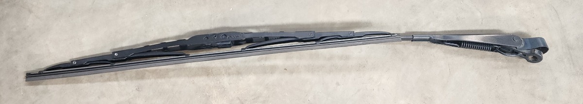 HARDBODY LEFT FRONT WIPER ARM