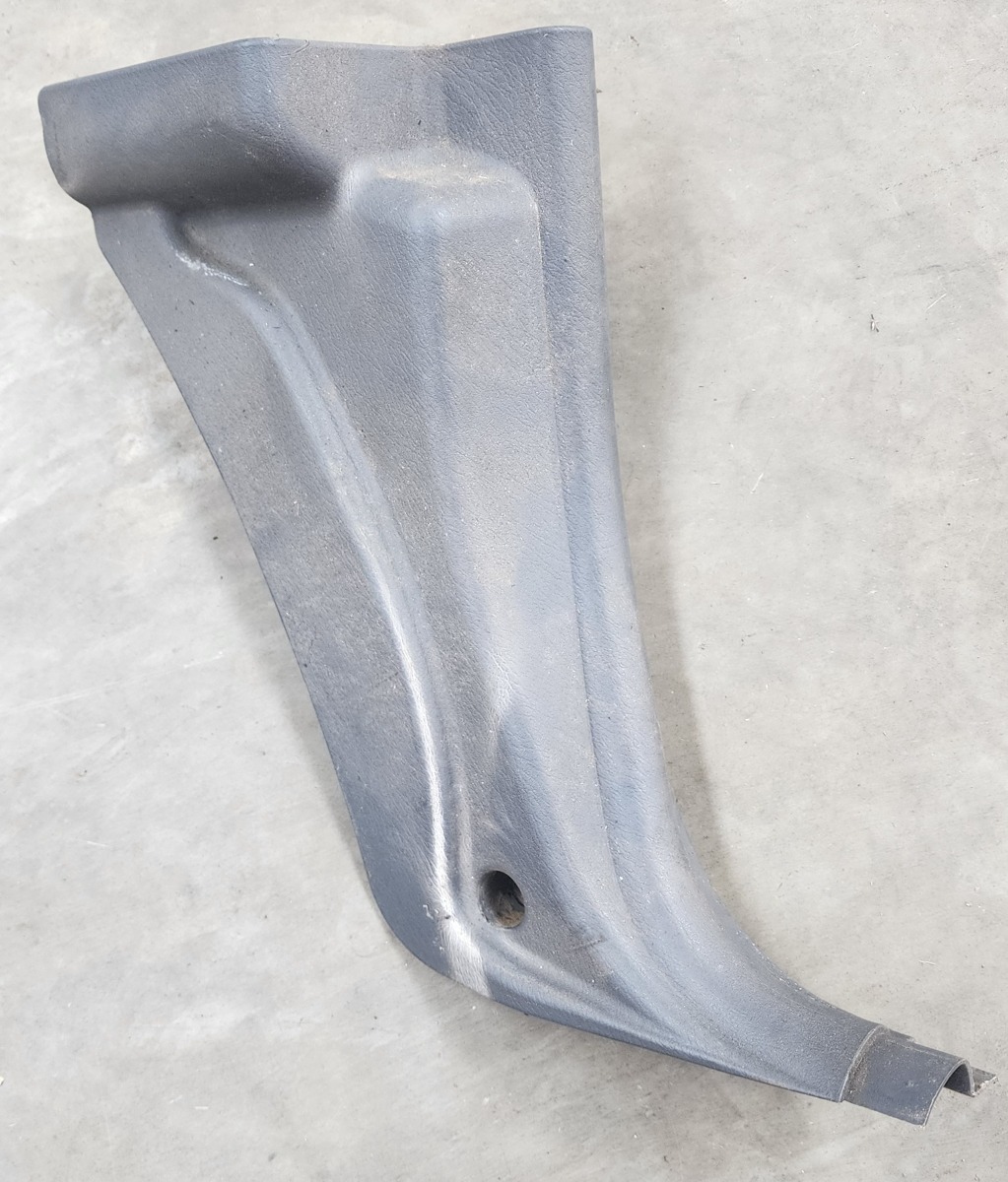 NP300 RIGHT LOWER A-PILLAR TRIM
