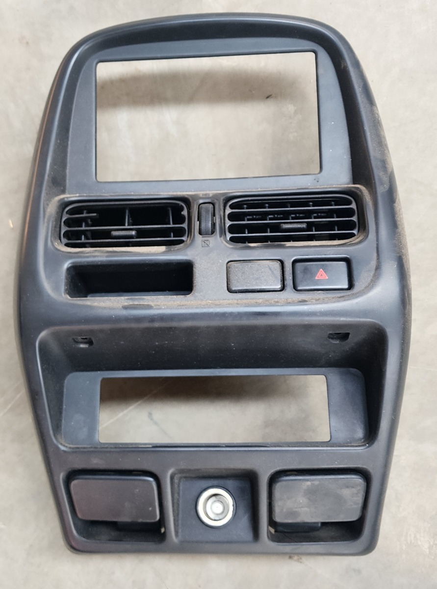 NP300 CENTRE CONSOLE TRIM