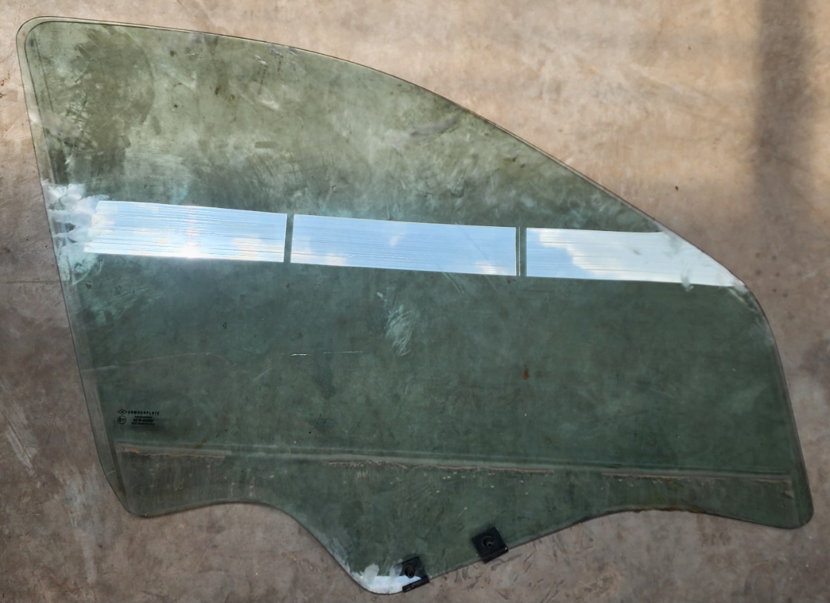 NP200 Front Right Door Glass