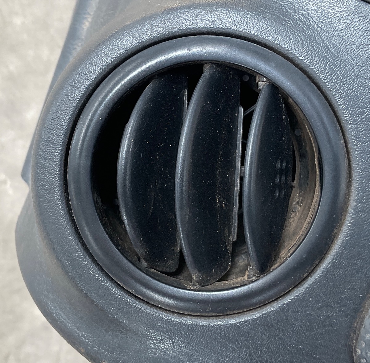 JIMNY 1.3 LEFT DASH VENT