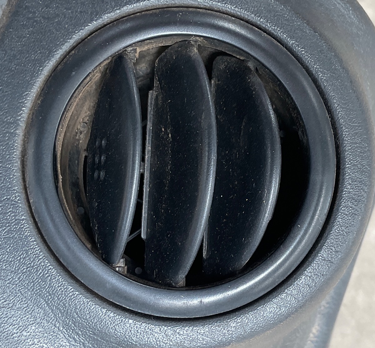 JIMNY 1.3 AIR VENT RIGHT