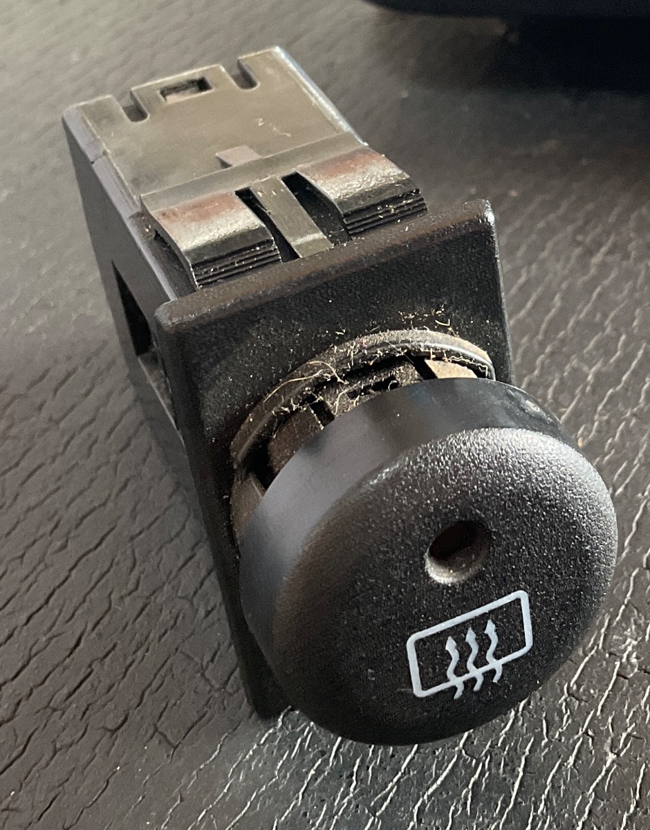 JIMNY 1.3 REAR WINDSCREEN DEMIST SWITCH