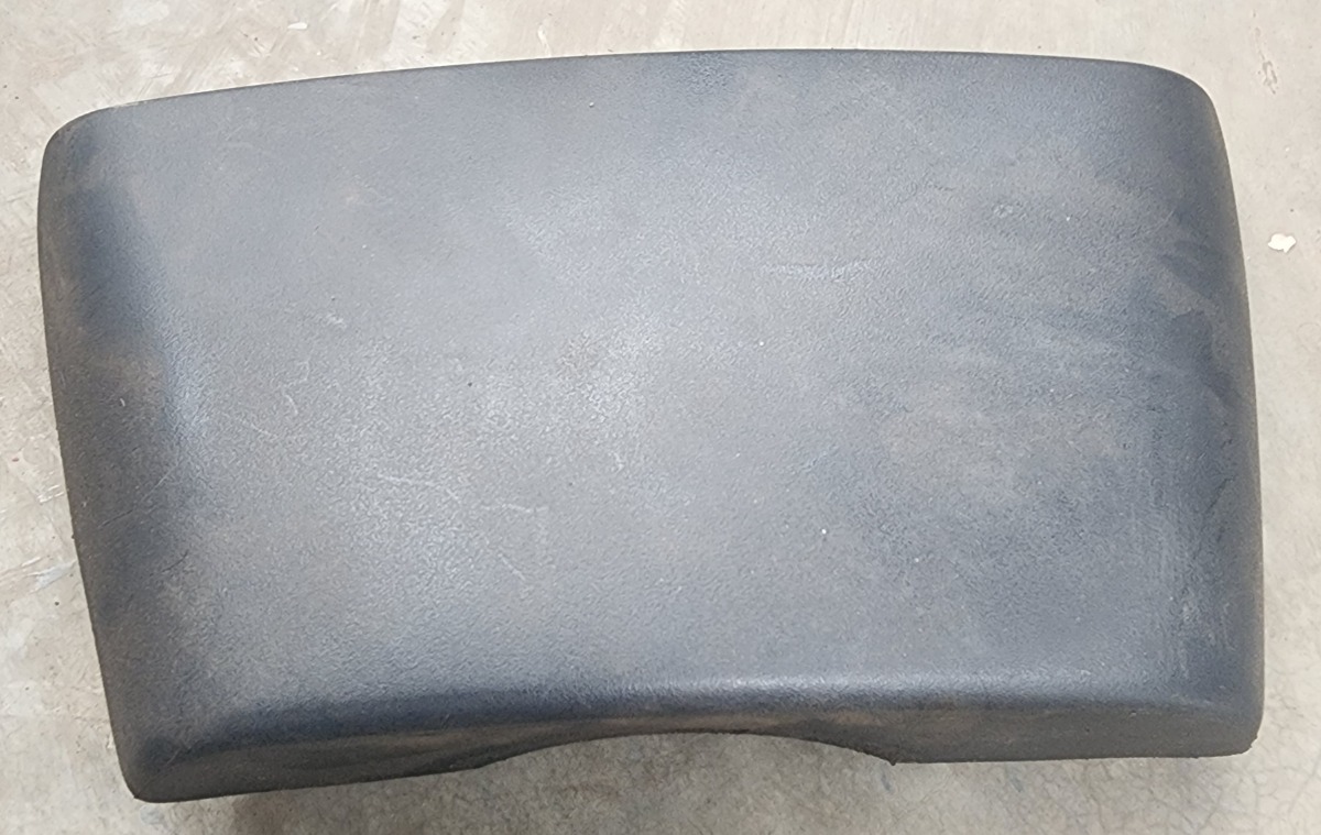 NP200 UPPER STEERING COVER