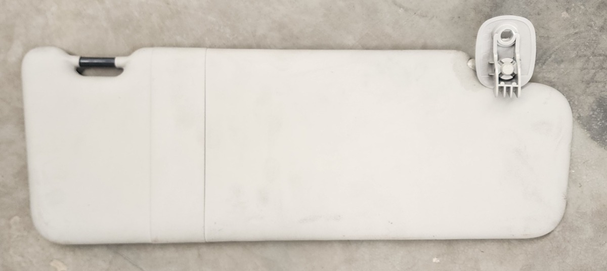 NP200 RIGHT SUNVISOR