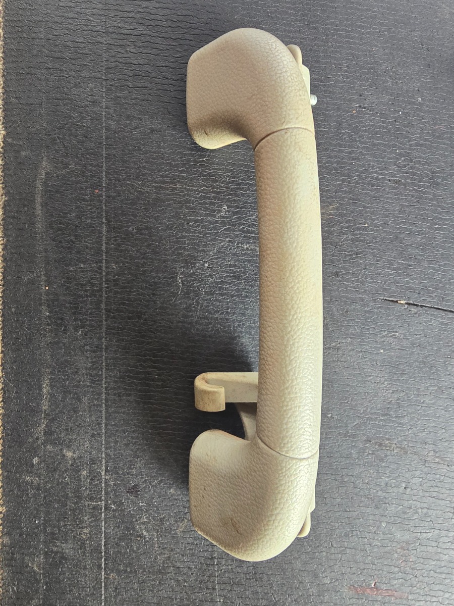 CAPTIVA LEFT REAR GRAB HANDLE