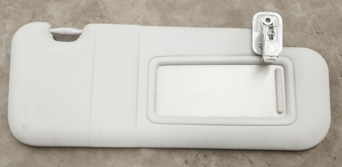 3 RIGHT SUN VISOR