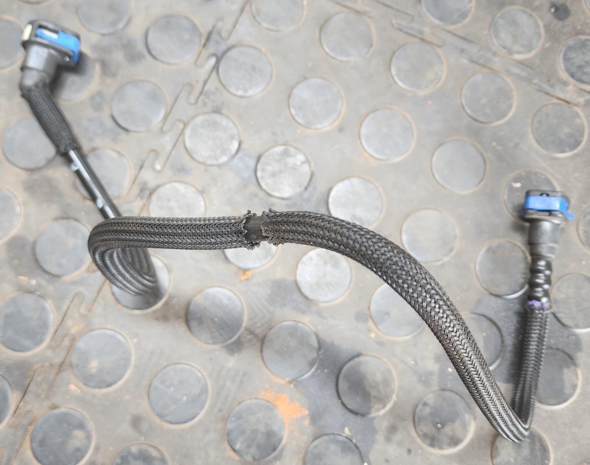 RANGER T7 FUEL LINER FRONT PIECE