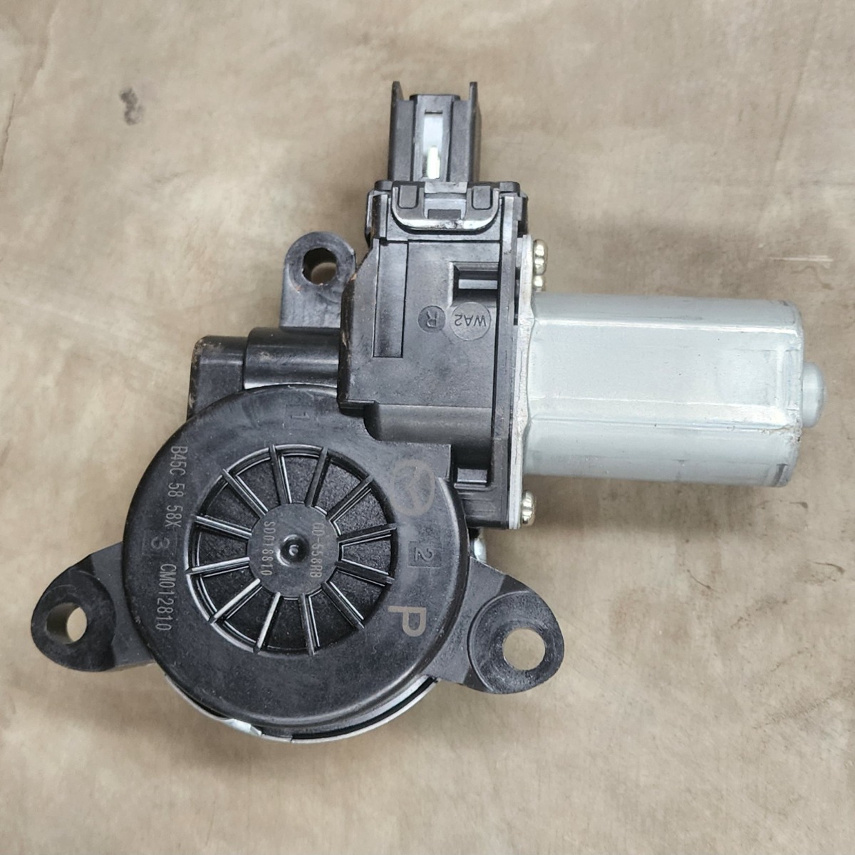 3 RIGHT REAR WINDOW WINDER MOTOR