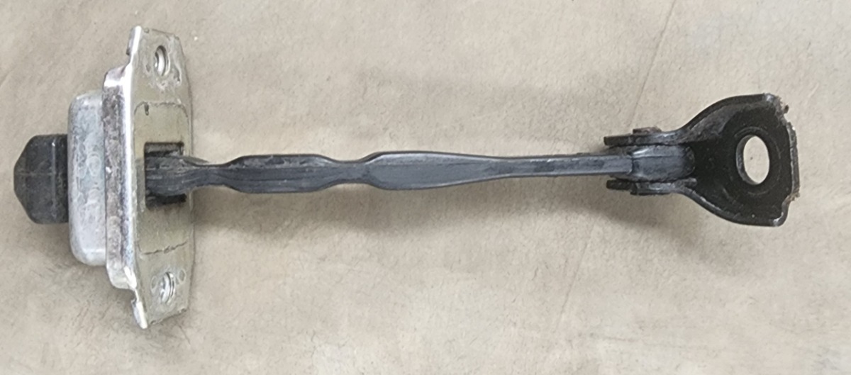 3 Front Door Stop Assy R=L